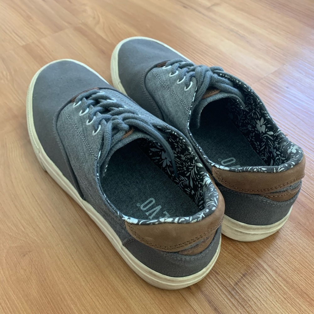 Shoes - Picture 5 of 5